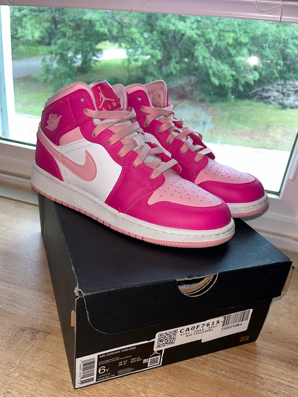 Jordan 1 Mids 6Y Fierce Pink EUC